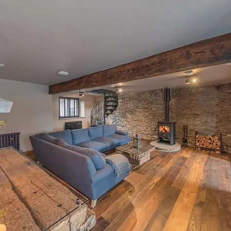 Вилла Quirky Retreats - The Barn Стейвли Экстерьер фото