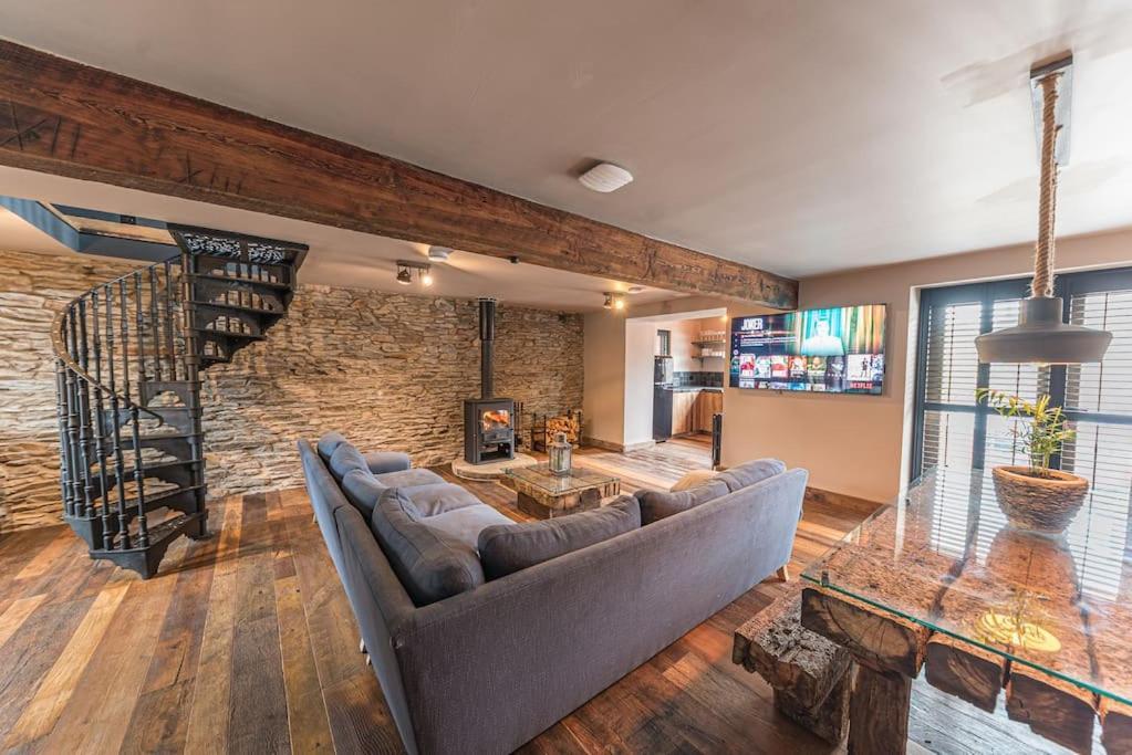 Quirky Retreats - The Barn *