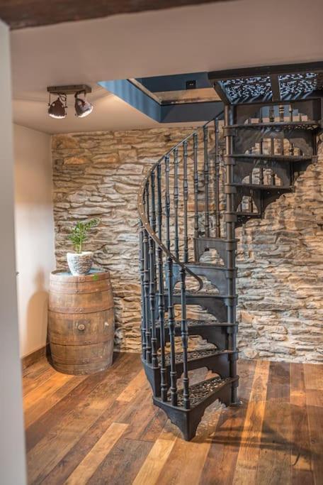 Quirky Retreats - The Barn *