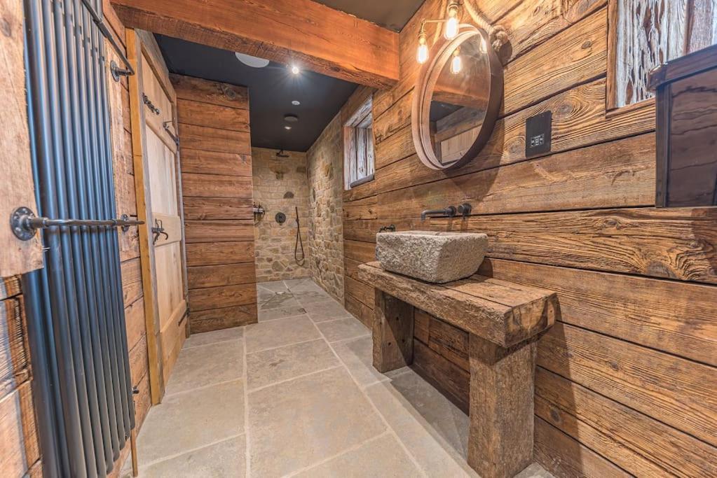 Quirky Retreats - The Barn Villa *