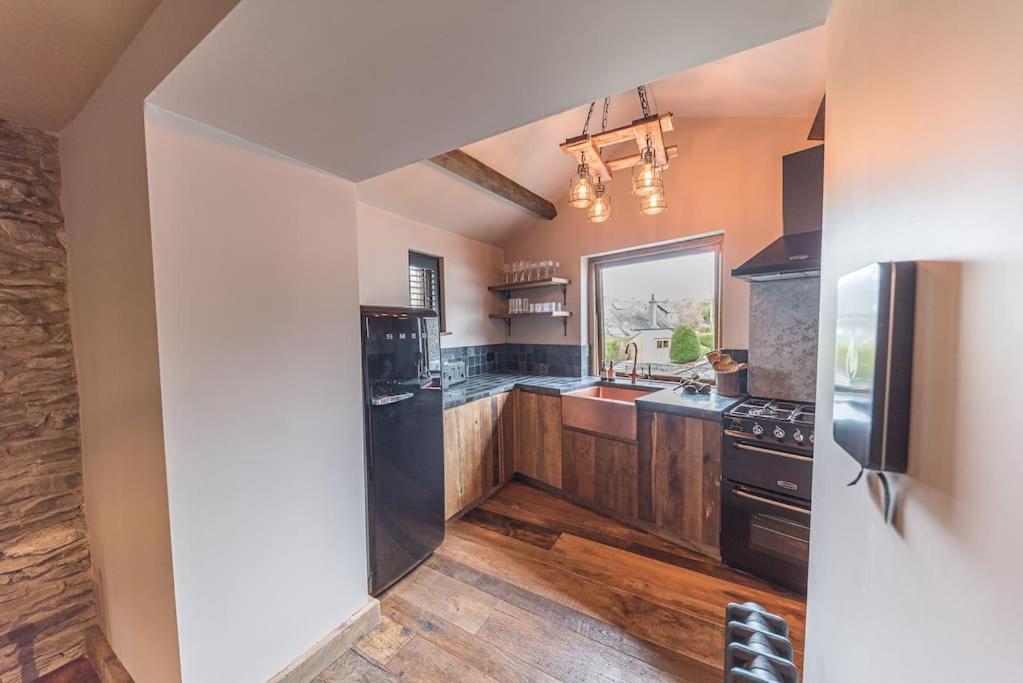 Quirky Retreats - The Barn Villa Staveley (Cumbria)